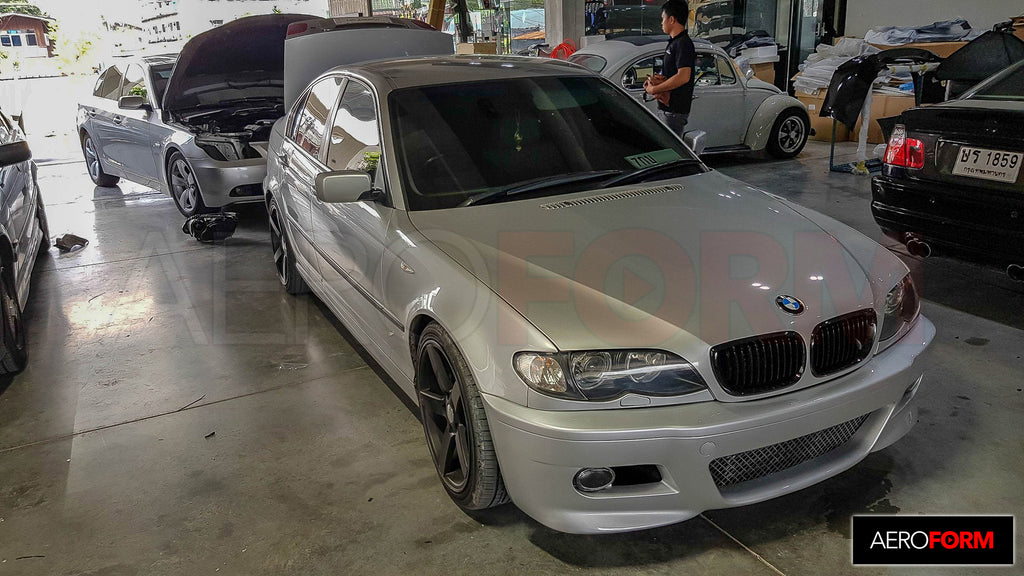 E46 4D 02-05 Glossy Black Front Grille